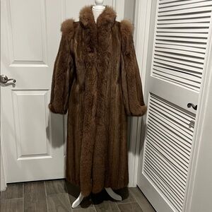 Luxurious Brown Mink Fur Coat
